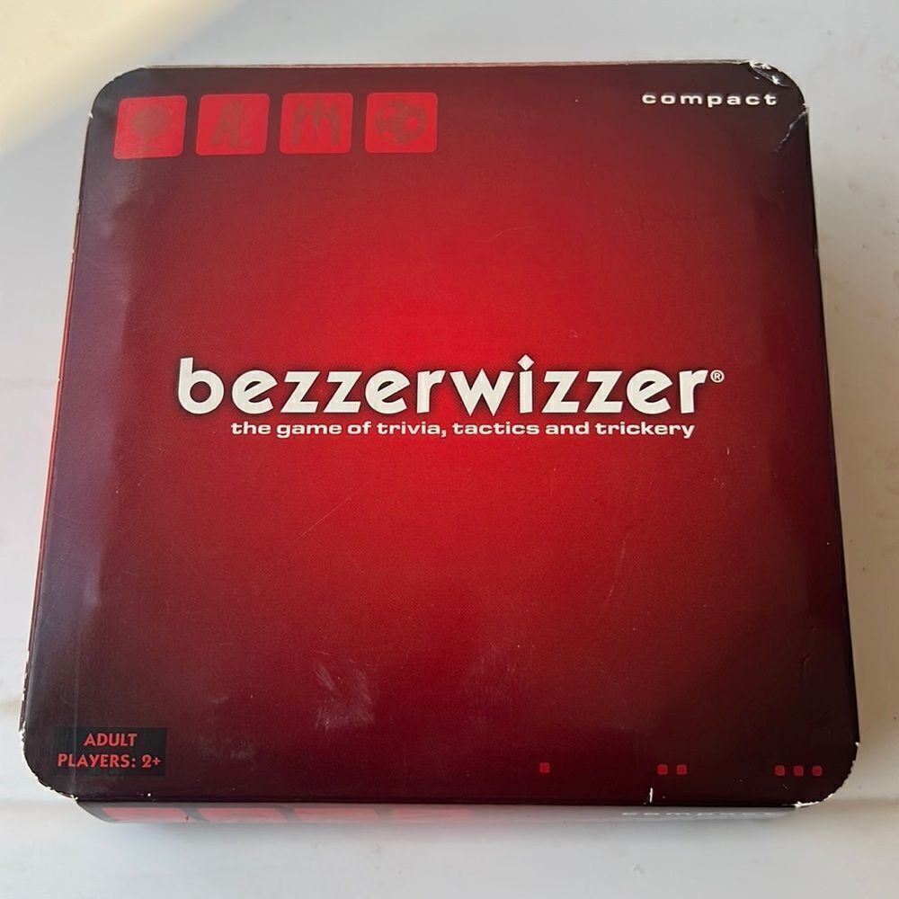 🔥🔥 Bezzerwizzer Compact - The Game of Trivia, Tactics, and‎ Trickery by Mattel